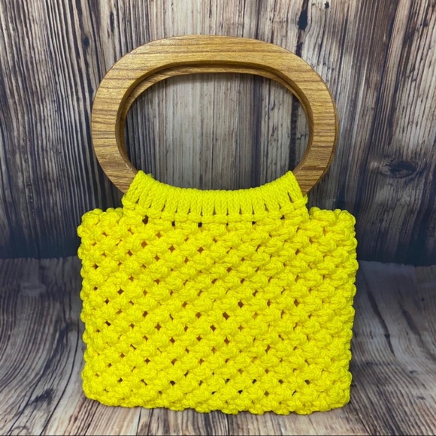 Vtg 70’s Macrame Wooden Handle Bag