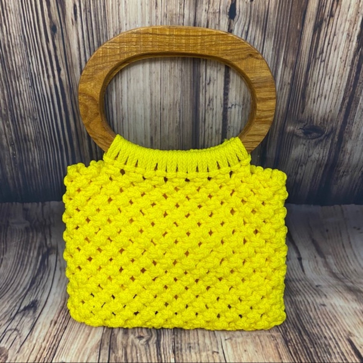 Vtg 70’s Macrame Wooden Handle Bag