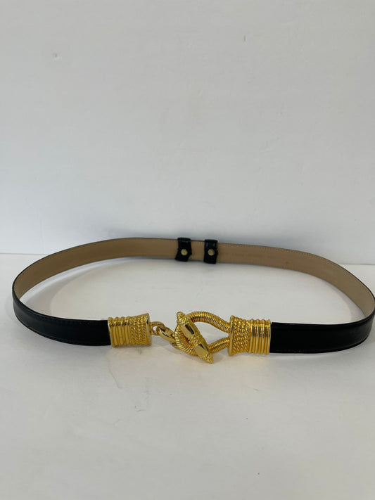 Vtg Black Leather Belt With Gold Tone Metal Hook Closure Sz S/M