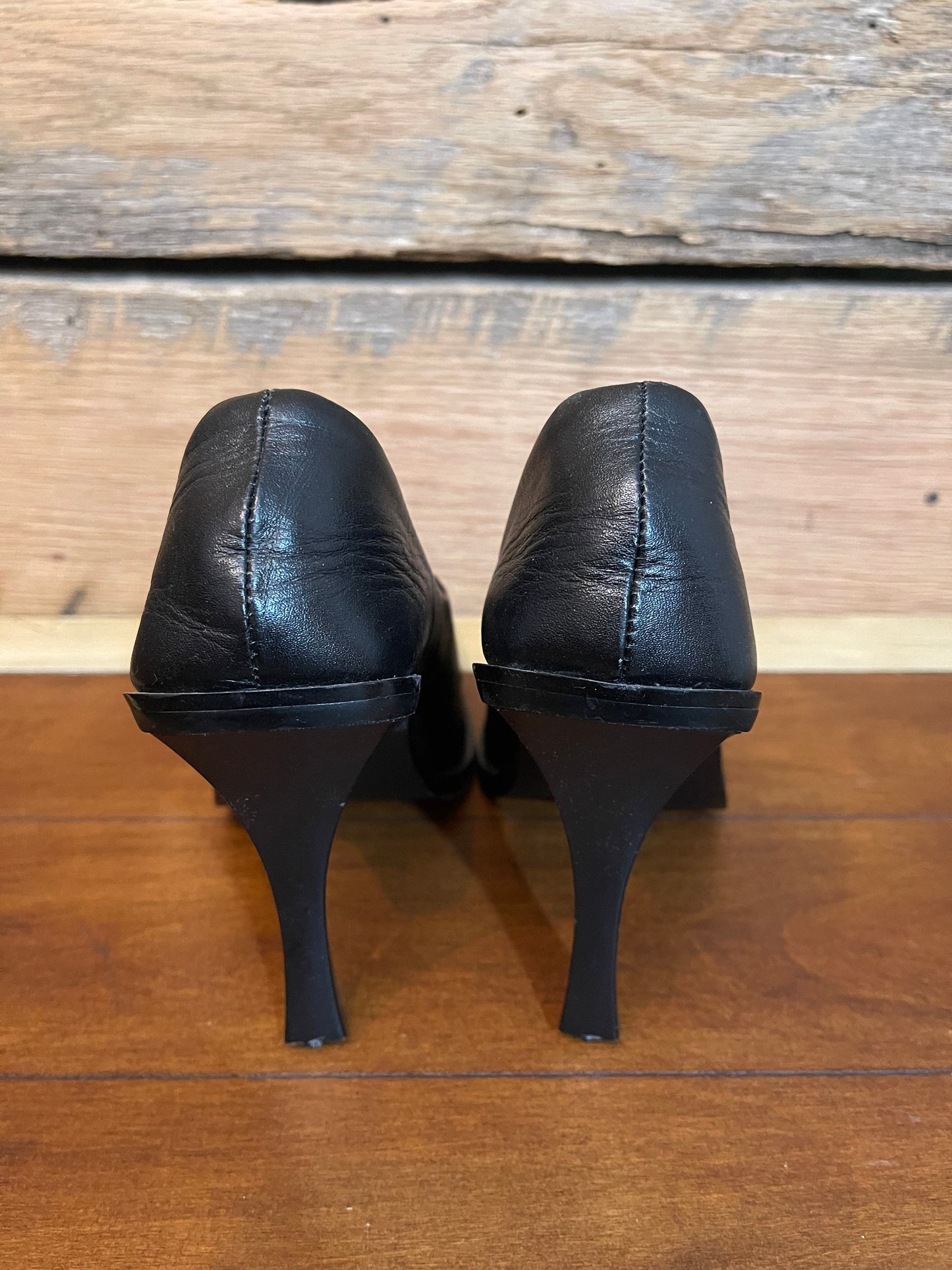 Vtg Gianni Versace Black Leather Square Toe Pumps sz 35 IT